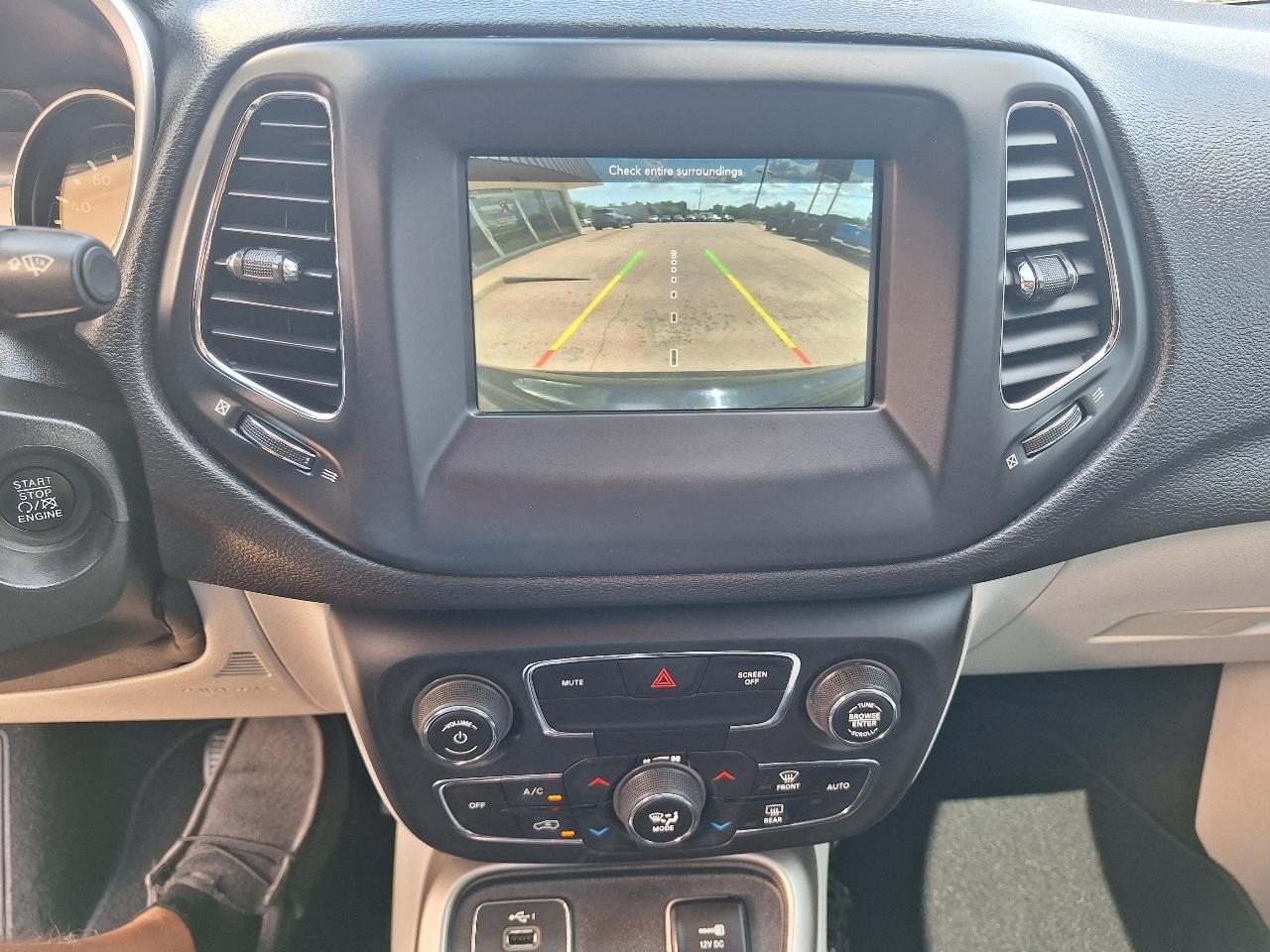 Jeep Compass Latitude w/Sun/Wheel Pkg FWD 2019