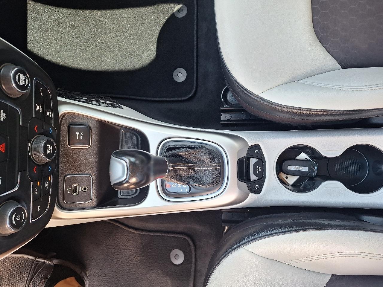 Jeep Compass Latitude w/Sun/Wheel Pkg FWD 2019