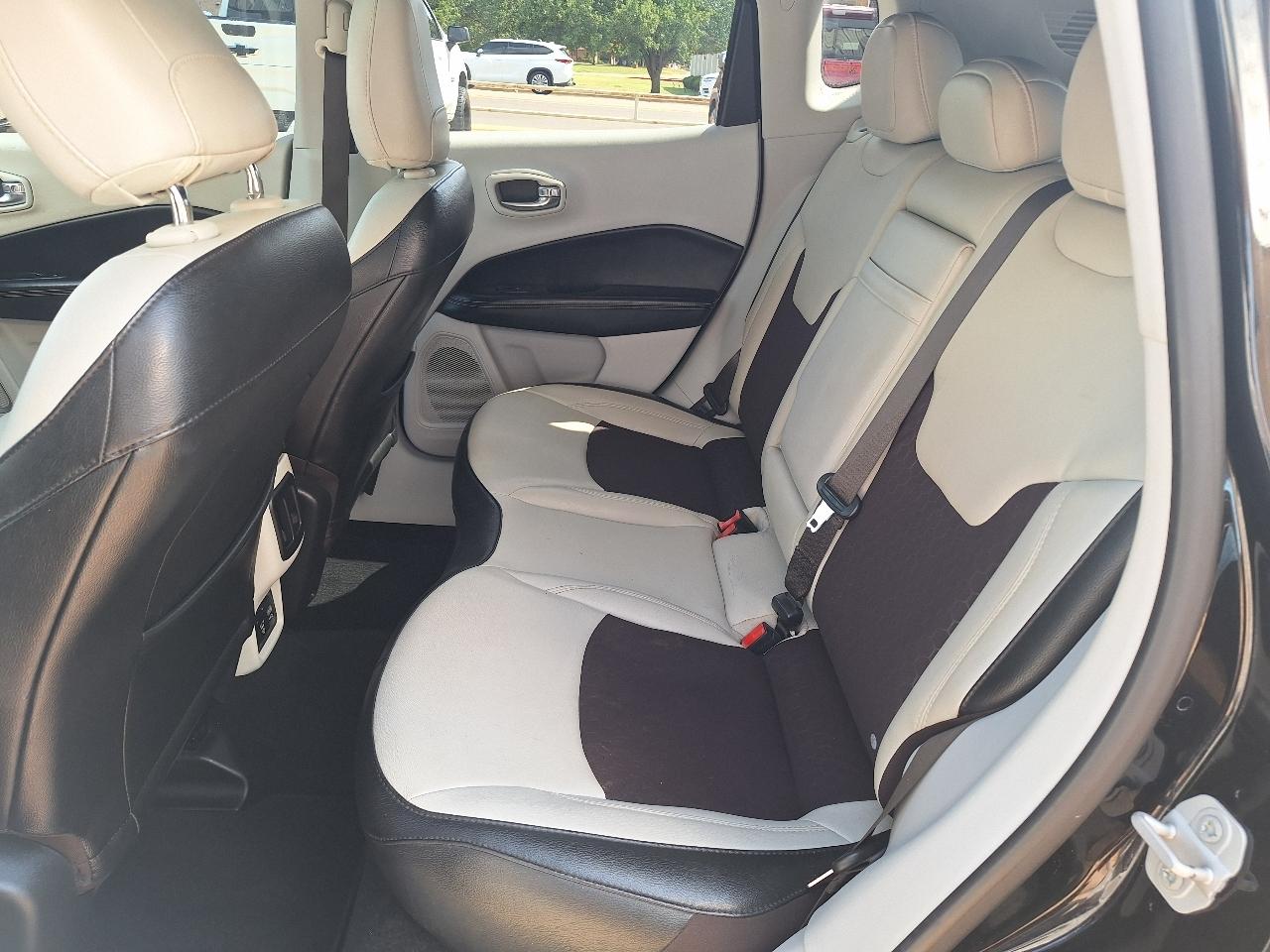 Jeep Compass Latitude w/Sun/Wheel Pkg FWD 2019