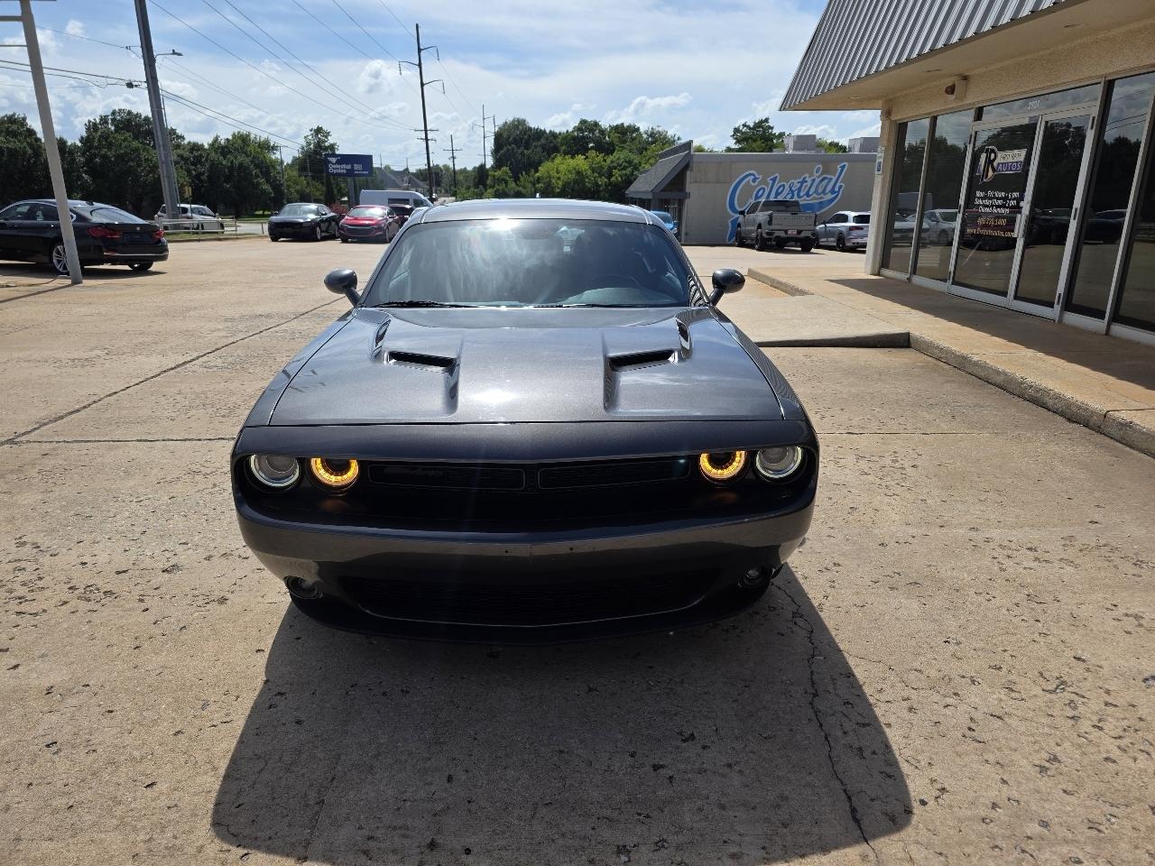 Dodge Challenger SXT RWD 2022