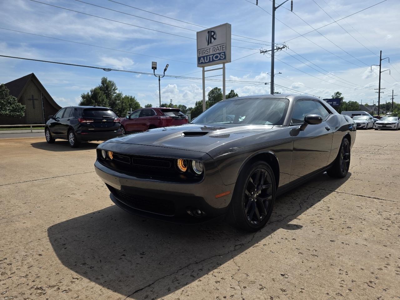 Dodge Challenger SXT RWD 2022