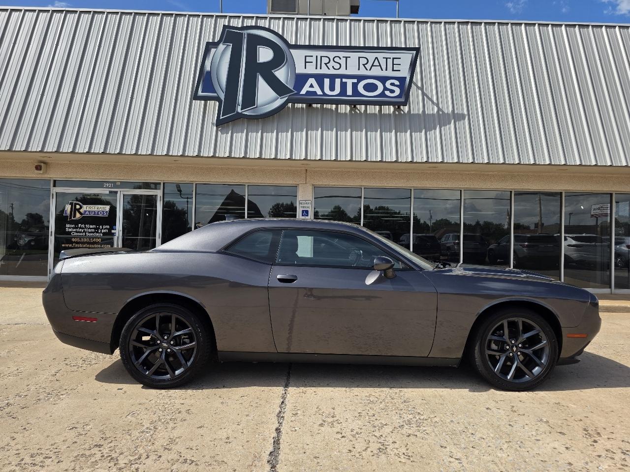 Dodge Challenger SXT RWD 2022