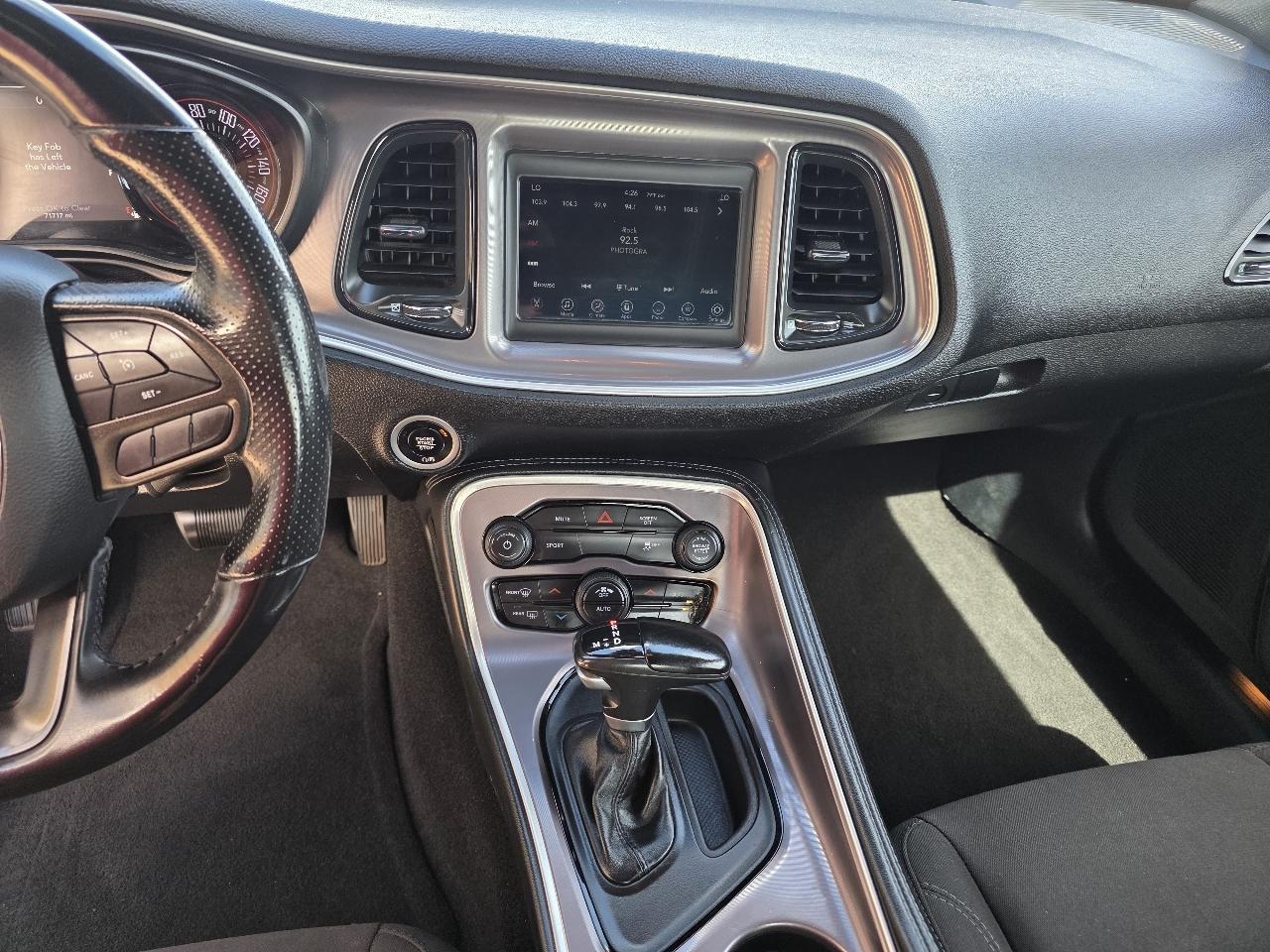 Dodge Challenger SXT RWD 2022