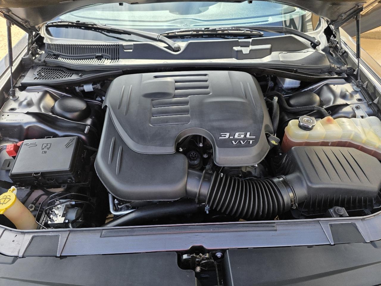 Dodge Challenger SXT RWD 2022