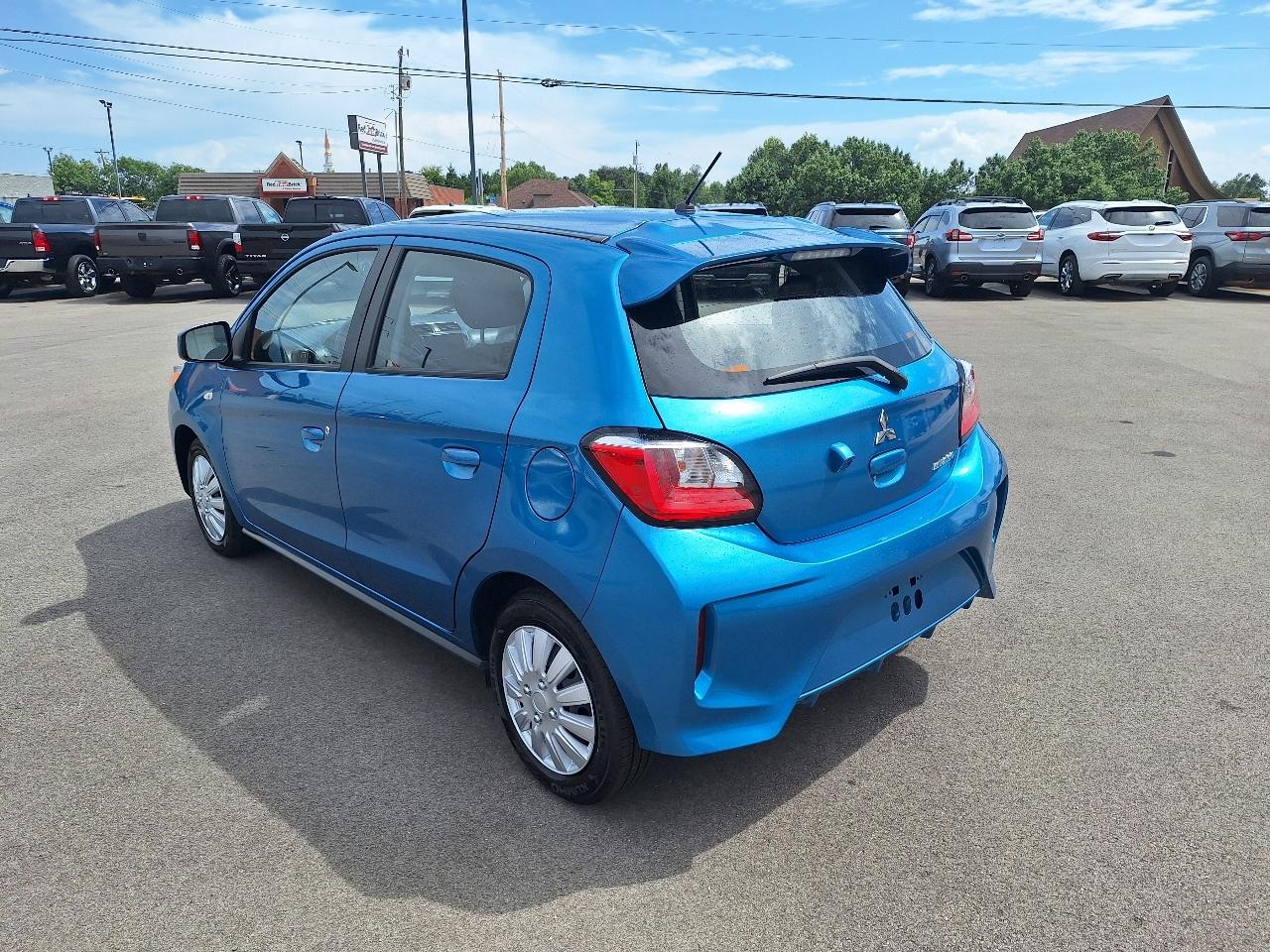 Mitsubishi Mirage ES CVT 2024