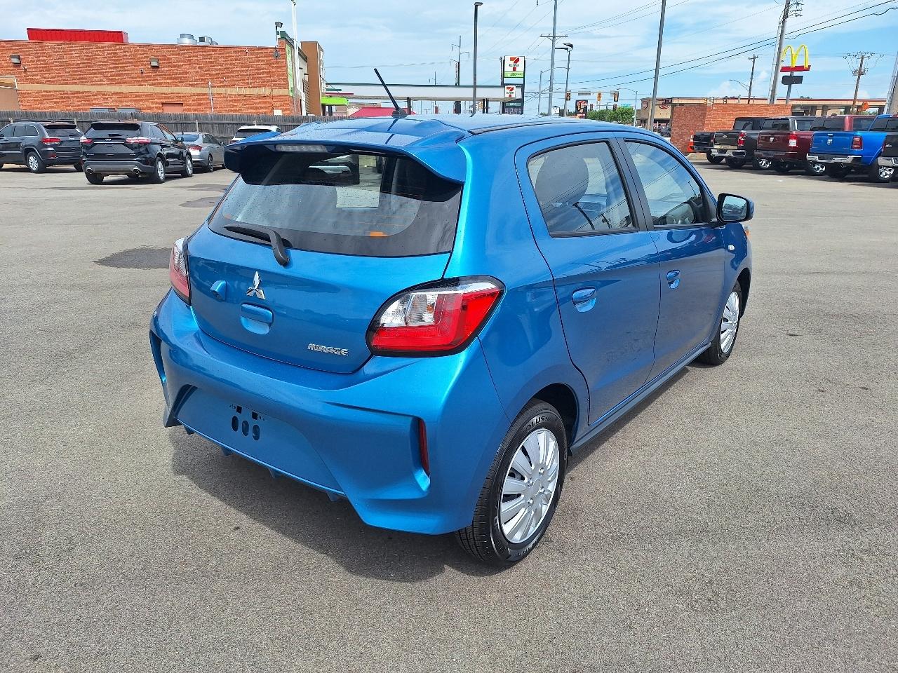 Mitsubishi Mirage ES CVT 2024