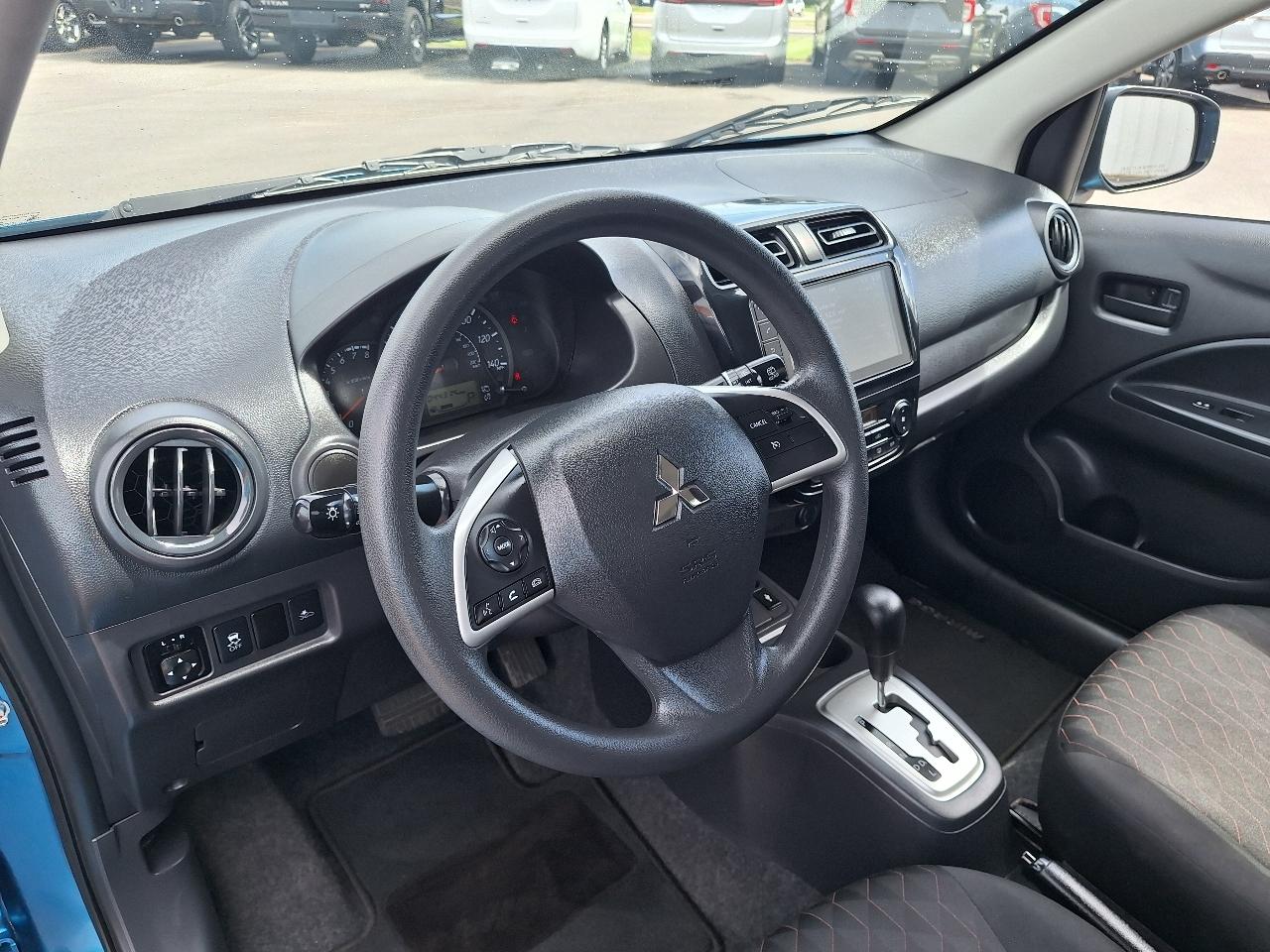 Mitsubishi Mirage ES CVT 2024
