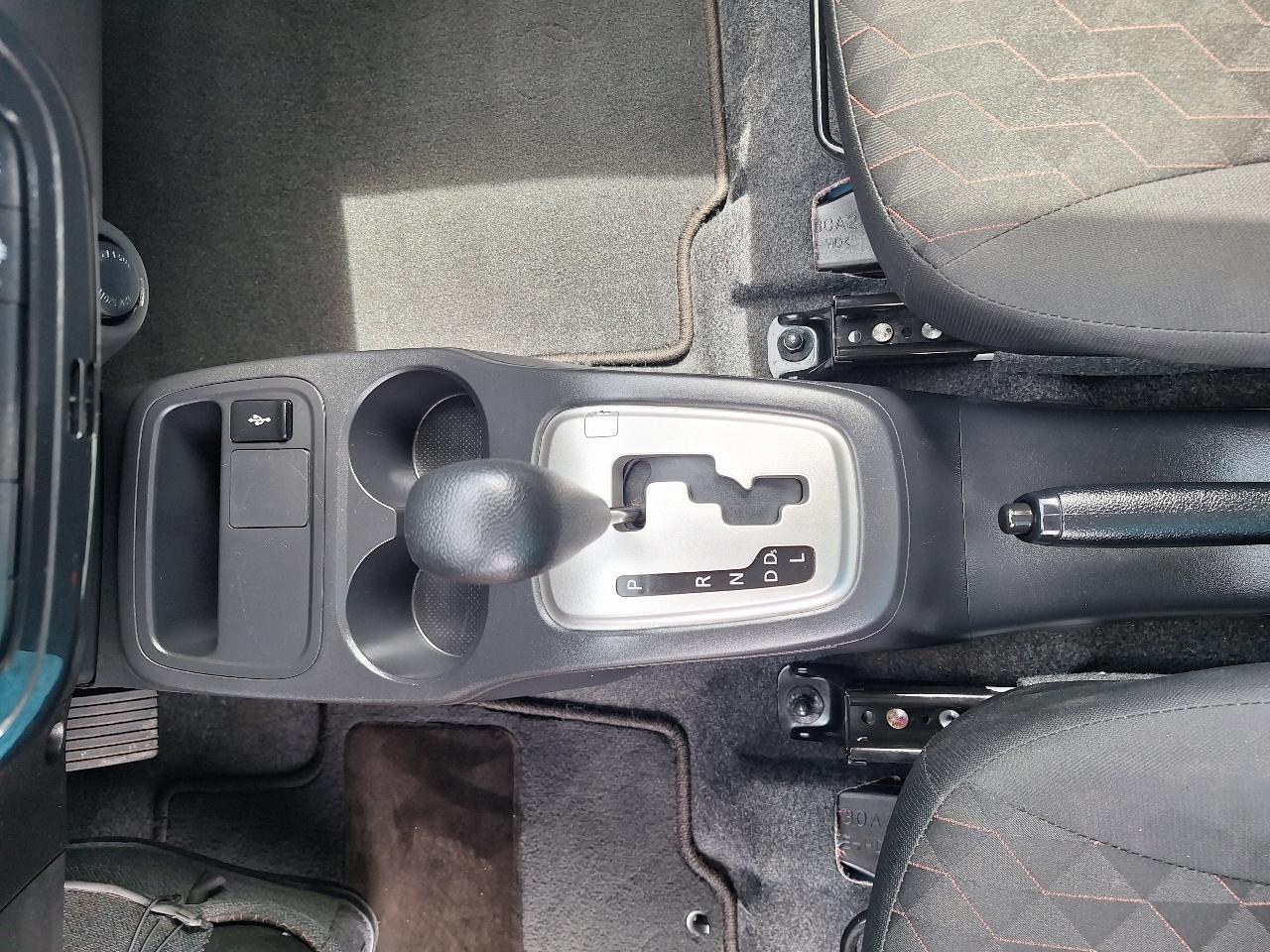 Mitsubishi Mirage ES CVT 2024