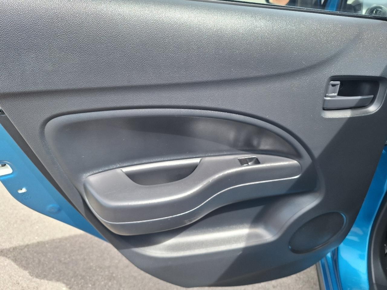 Mitsubishi Mirage ES CVT 2024