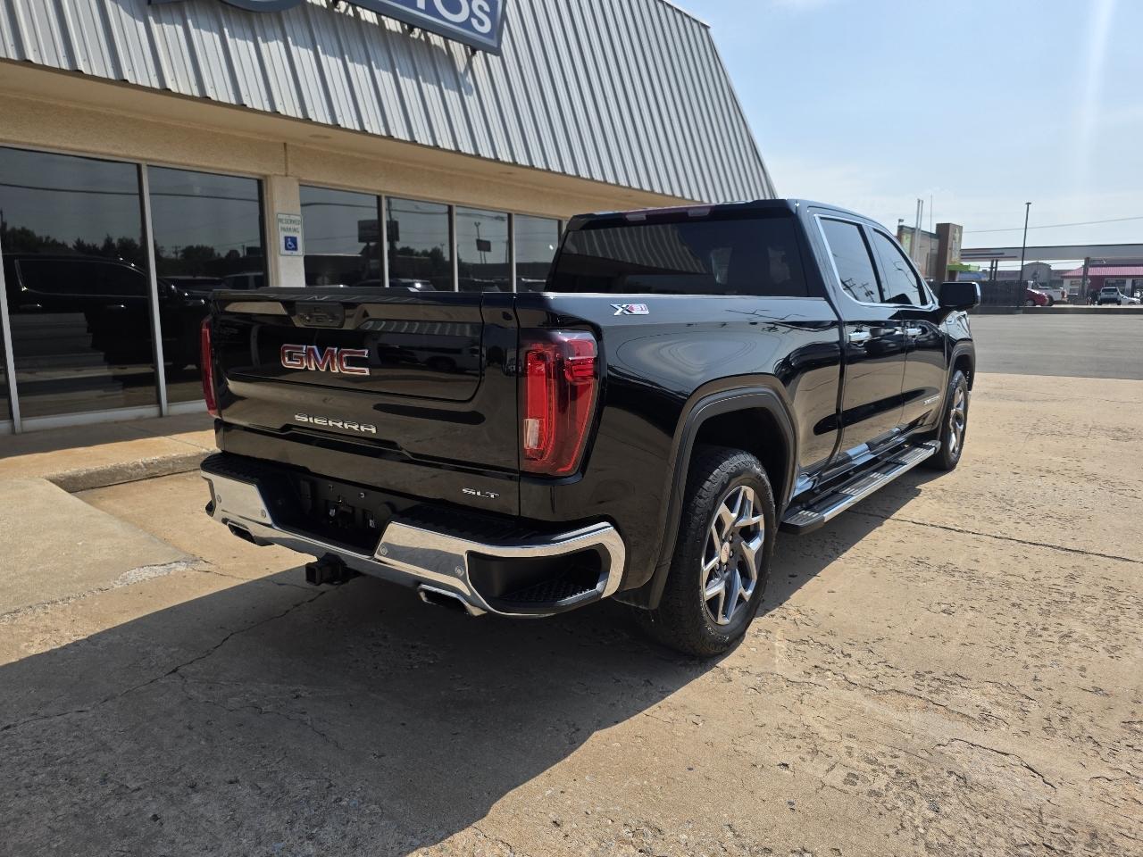 GMC Sierra 1500 4WD Crew Cab 157" SLT 2022