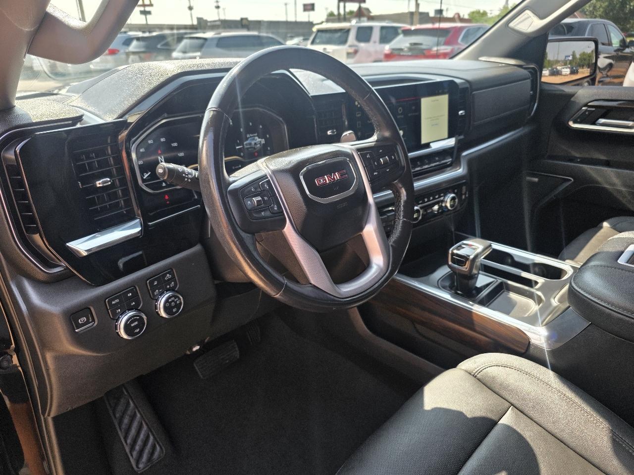GMC Sierra 1500 4WD Crew Cab 157" SLT 2022