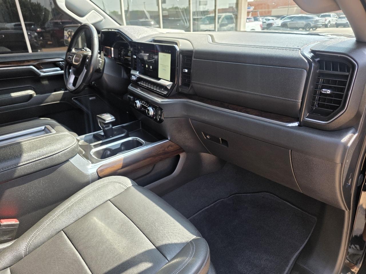 GMC Sierra 1500 4WD Crew Cab 157" SLT 2022