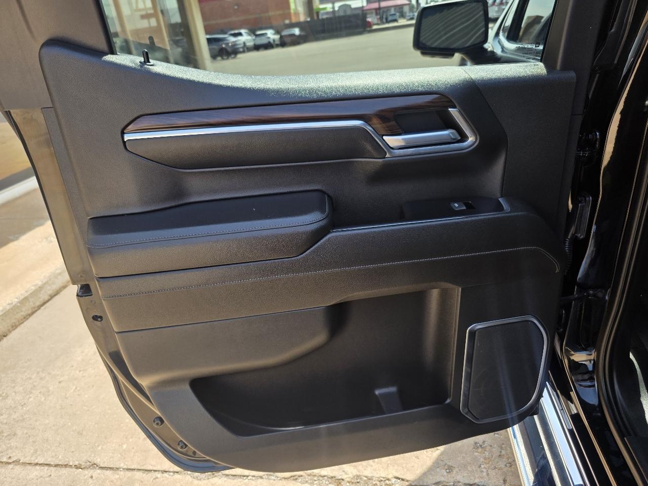 GMC Sierra 1500 4WD Crew Cab 157" SLT 2022