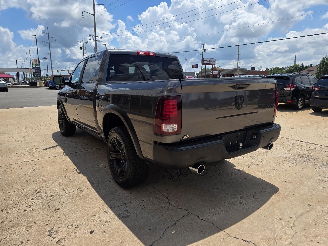 RAM 1500 Classic Warlock 4x4 Crew Cab 5'7" Box 2021