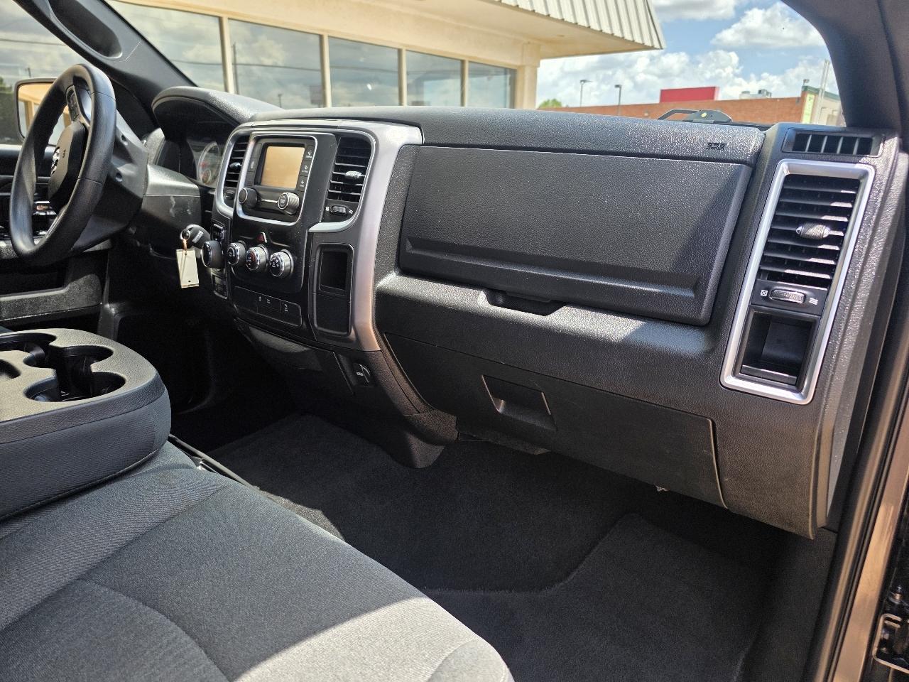 RAM 1500 Classic Warlock 4x4 Crew Cab 5'7" Box 2021