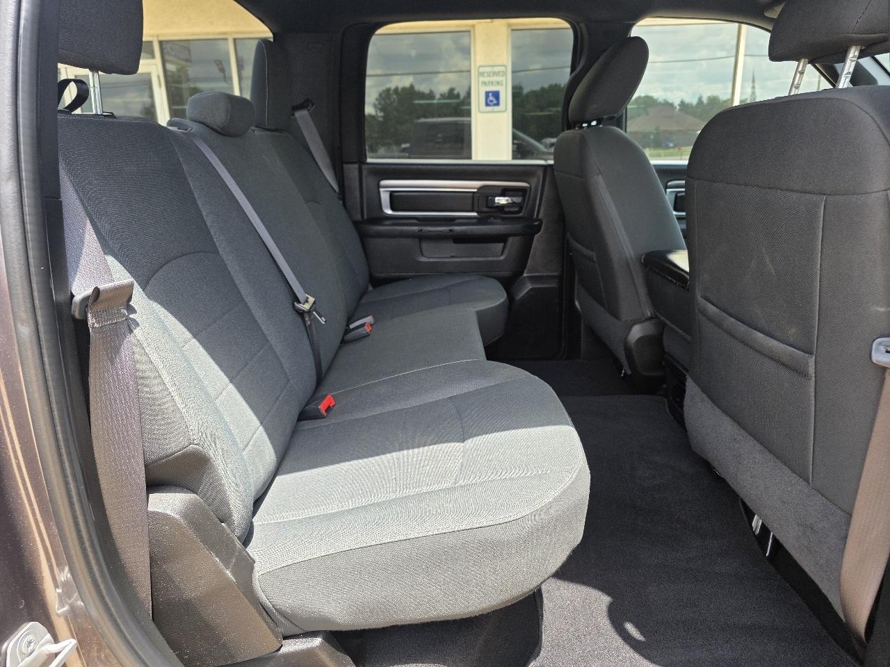 RAM 1500 Classic Warlock 4x4 Crew Cab 5'7" Box 2021