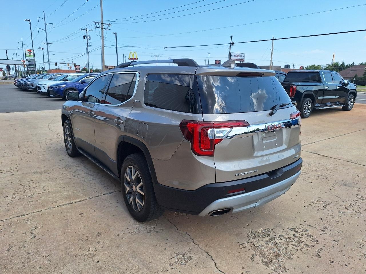 GMC Acadia AWD 4dr SLT 2023