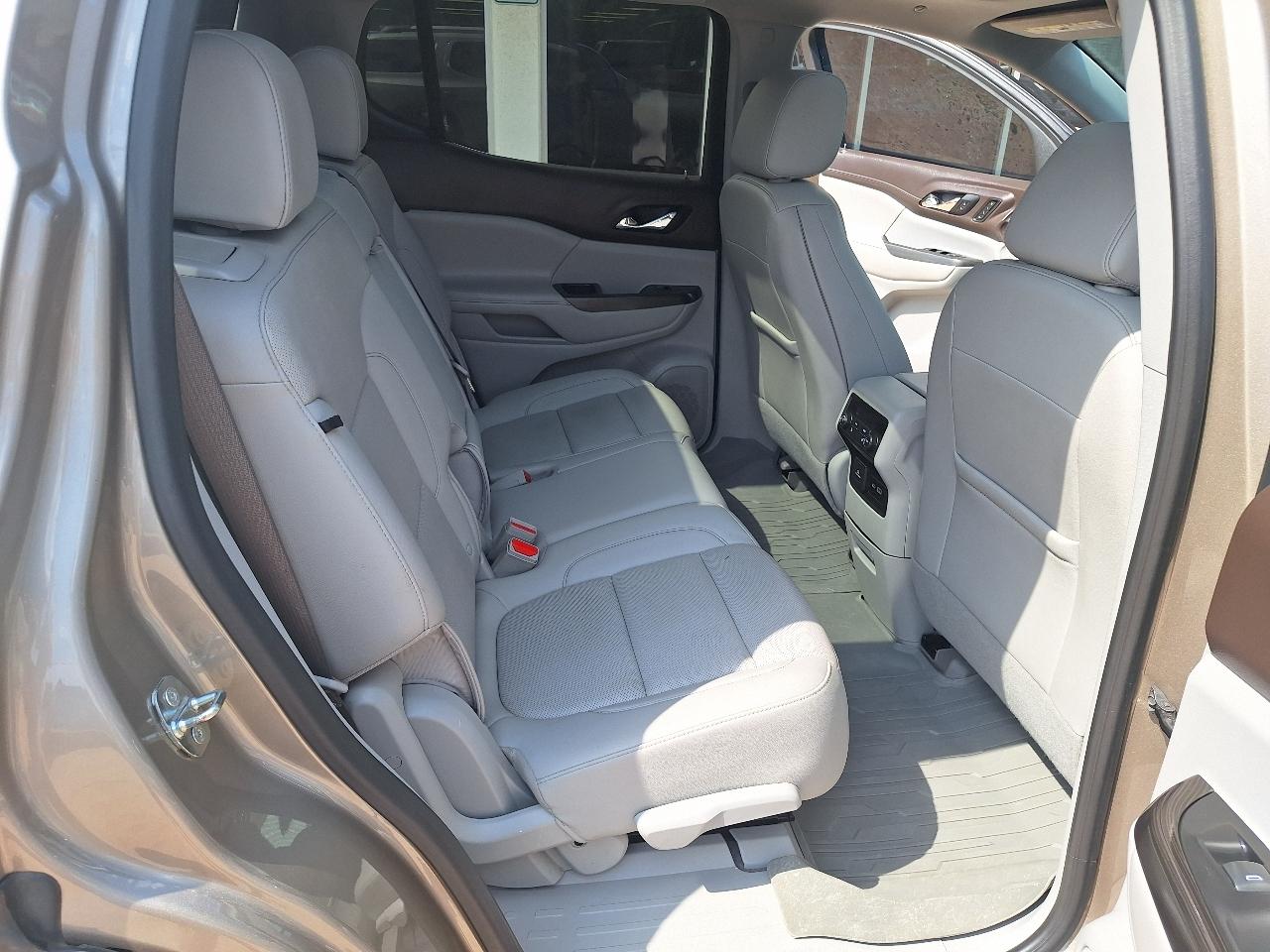 GMC Acadia AWD 4dr SLT 2023