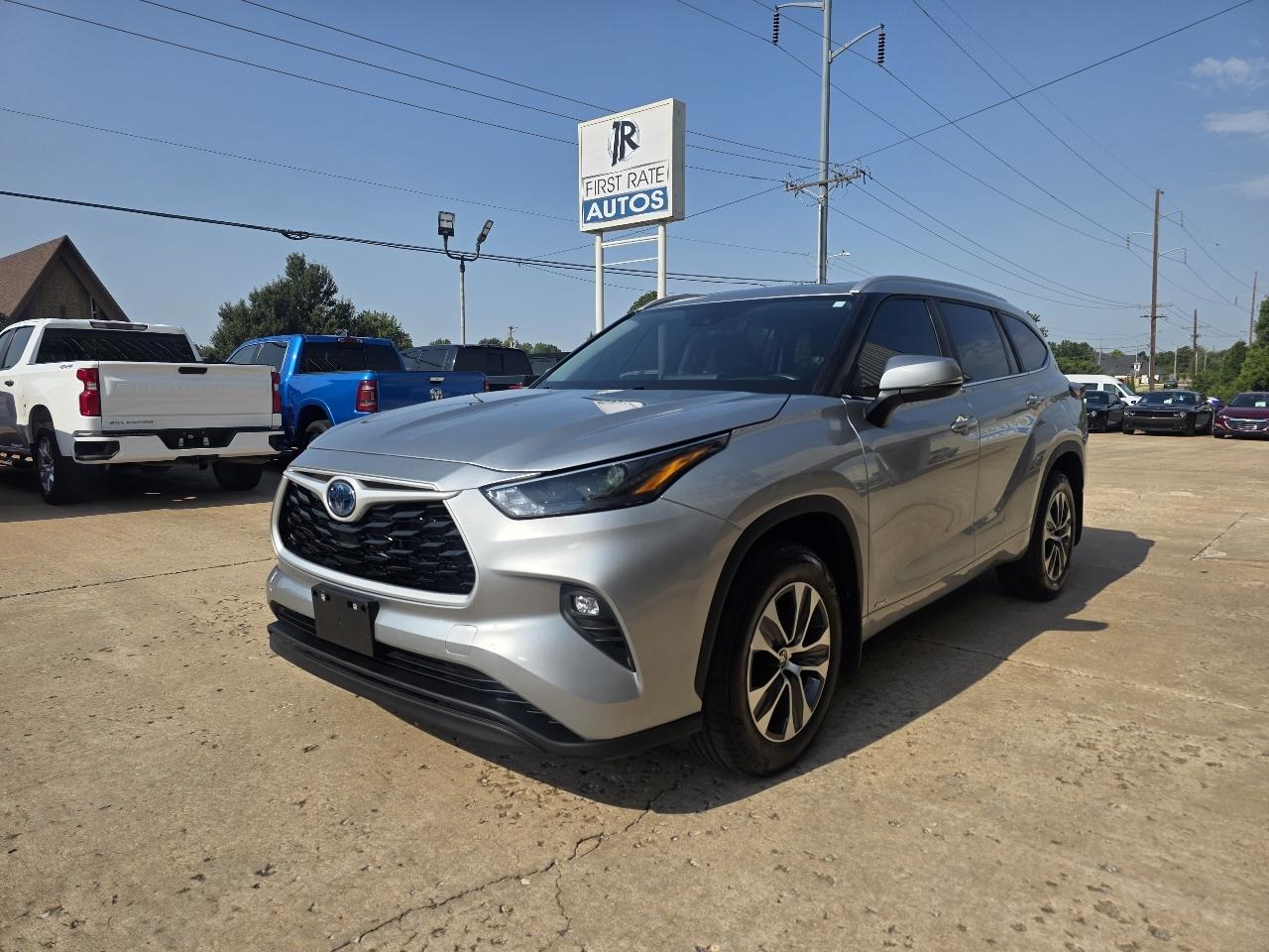 Toyota Highlander Hybrid XLE AWD (Natl) 2024
