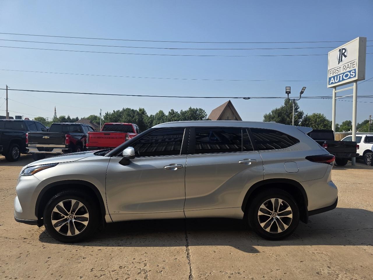 Toyota Highlander Hybrid XLE AWD (Natl) 2024