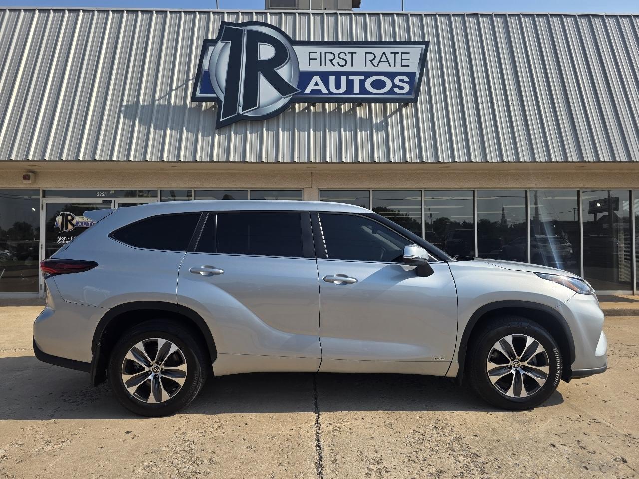 Toyota Highlander Hybrid XLE AWD (Natl) 2024