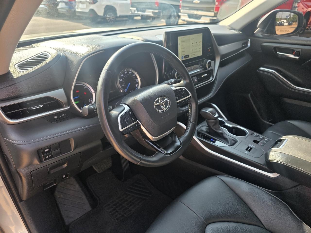 Toyota Highlander Hybrid XLE AWD (Natl) 2024