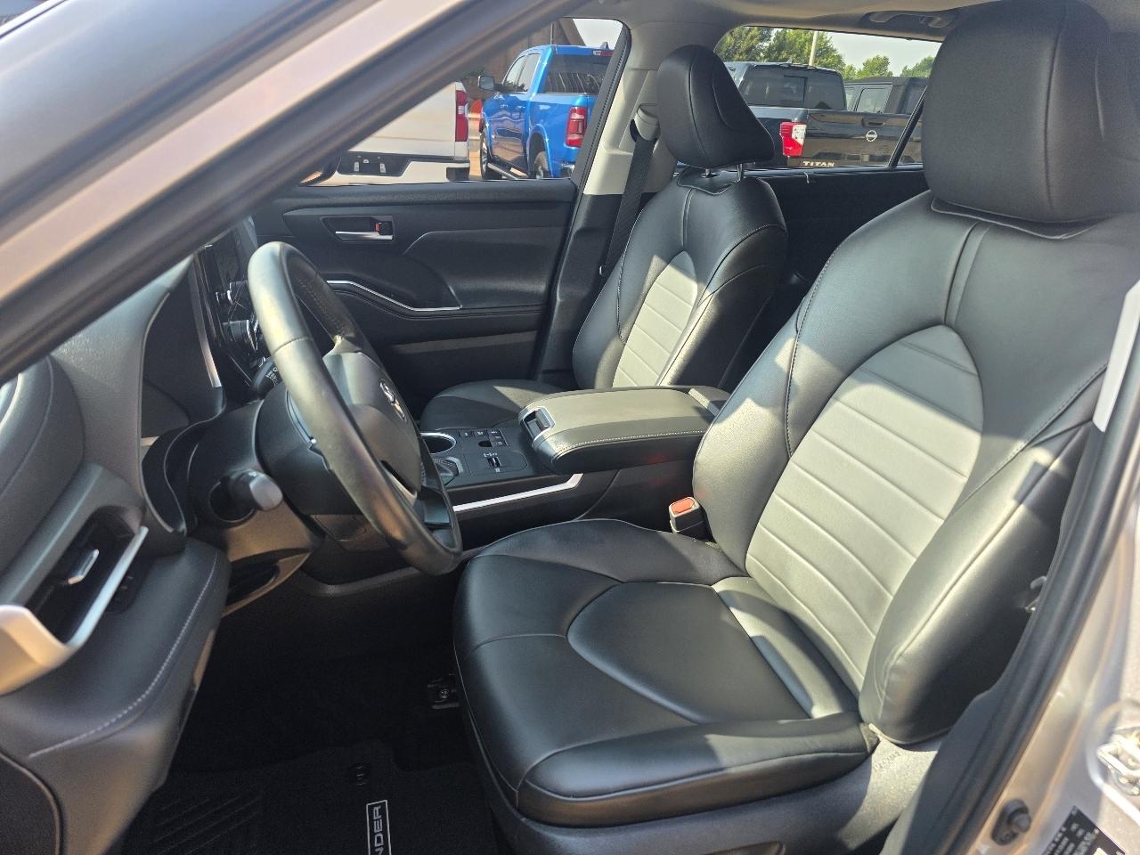 Toyota Highlander Hybrid XLE AWD (Natl) 2024