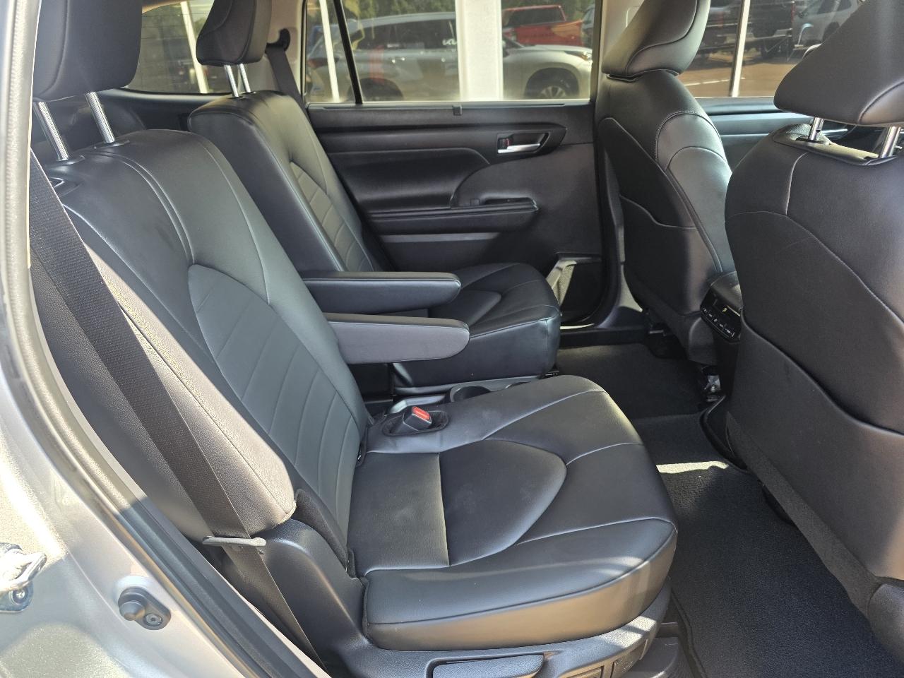 Toyota Highlander Hybrid XLE AWD (Natl) 2024