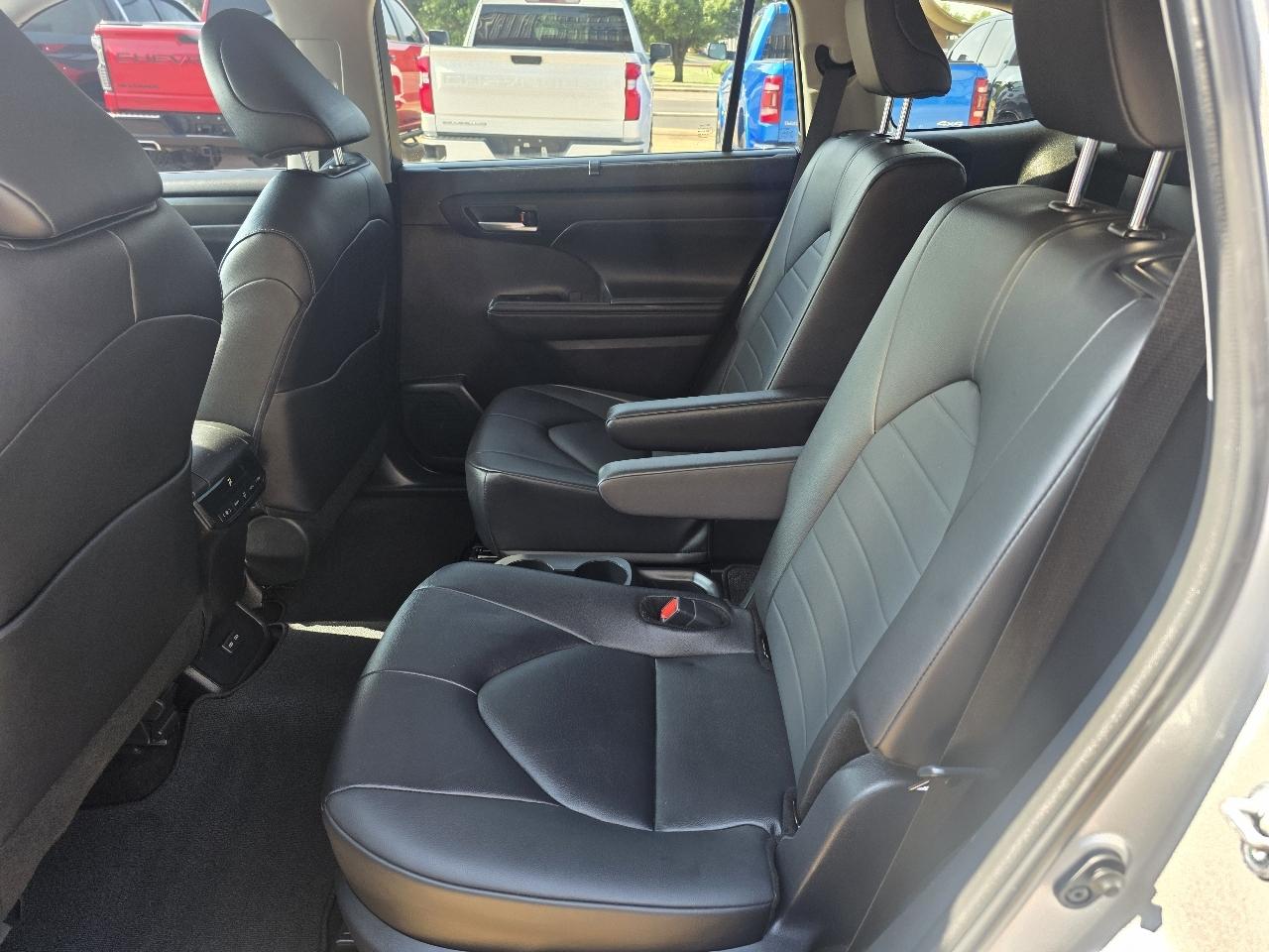 Toyota Highlander Hybrid XLE AWD (Natl) 2024