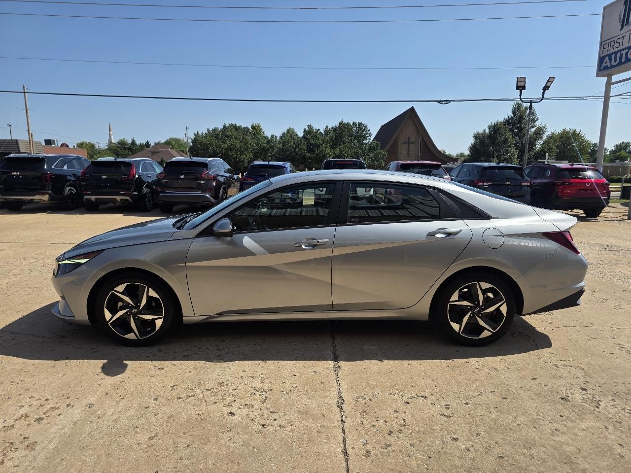 Hyundai Elantra SEL IVT 2023