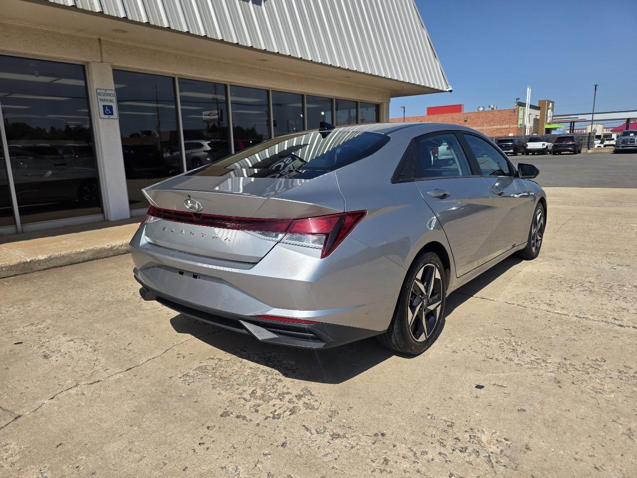 Hyundai Elantra SEL IVT 2023