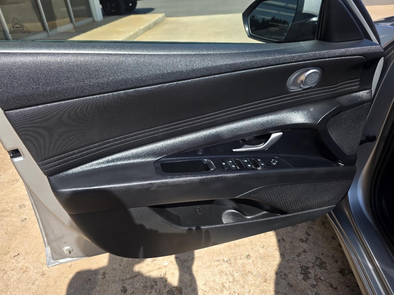 Hyundai Elantra SEL IVT 2023
