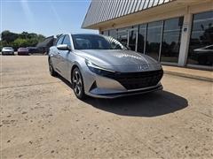 2023 Hyundai Elantra 