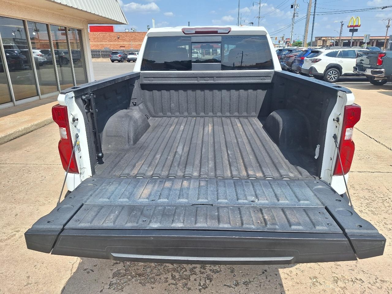 Chevrolet Silverado 1500 4WD Crew Cab 147" RST 2021