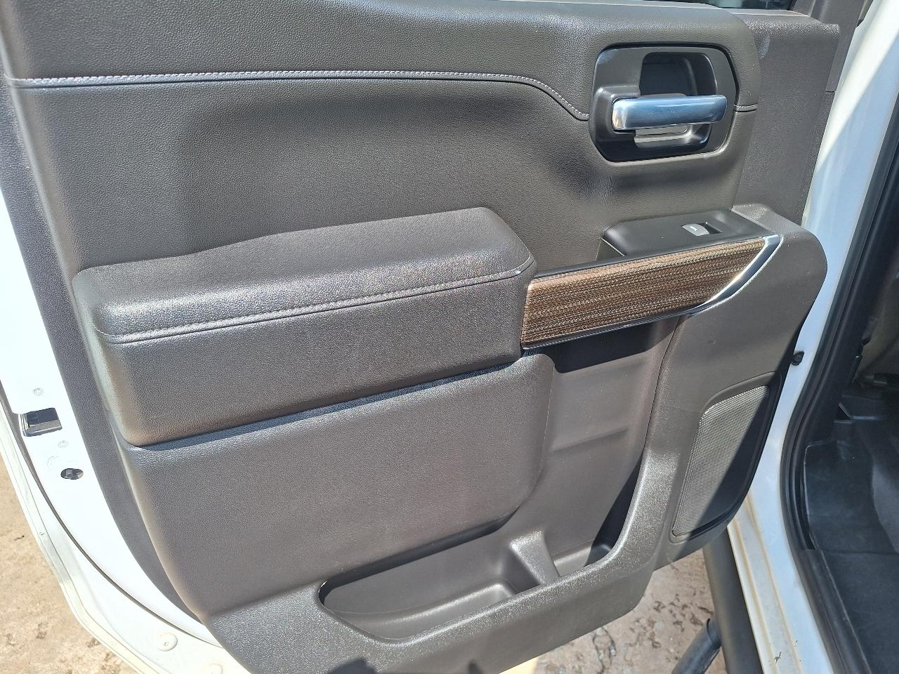 Chevrolet Silverado 1500 4WD Crew Cab 147" RST 2021