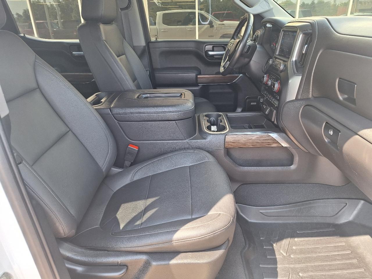 Chevrolet Silverado 1500 4WD Crew Cab 147" RST 2021