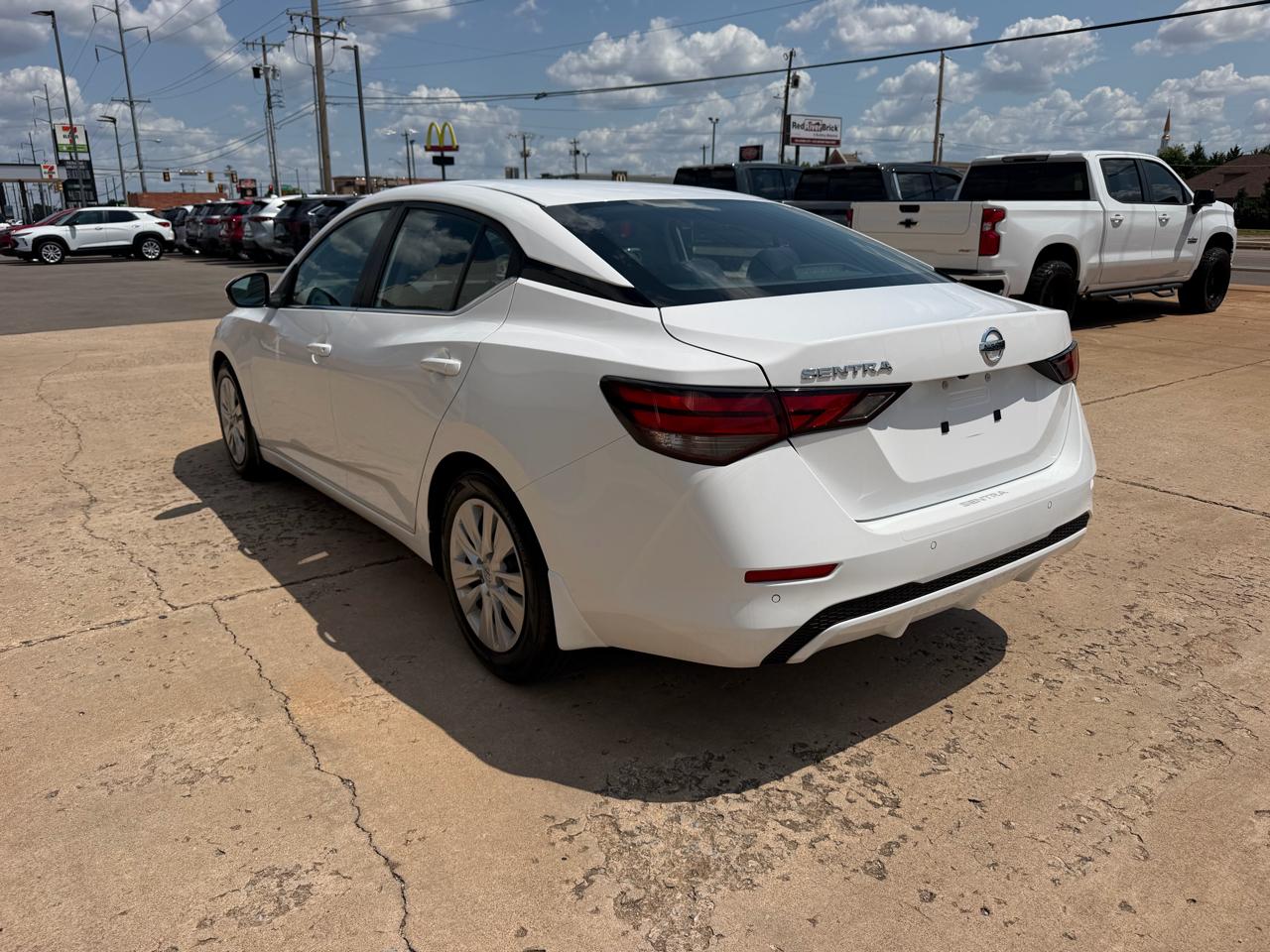 Nissan Sentra S CVT 2022