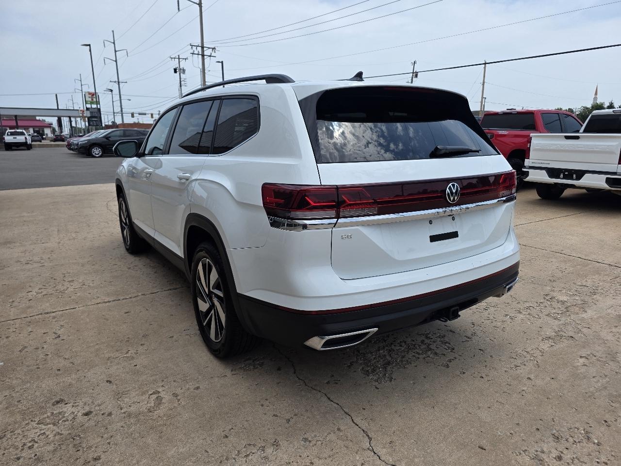 Volkswagen Atlas 2.0T SE w/Technology FWD 2025