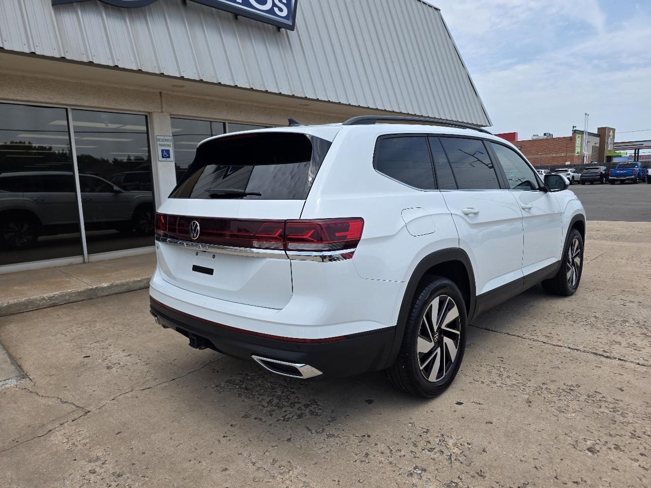 Volkswagen Atlas 2.0T SE w/Technology FWD 2025