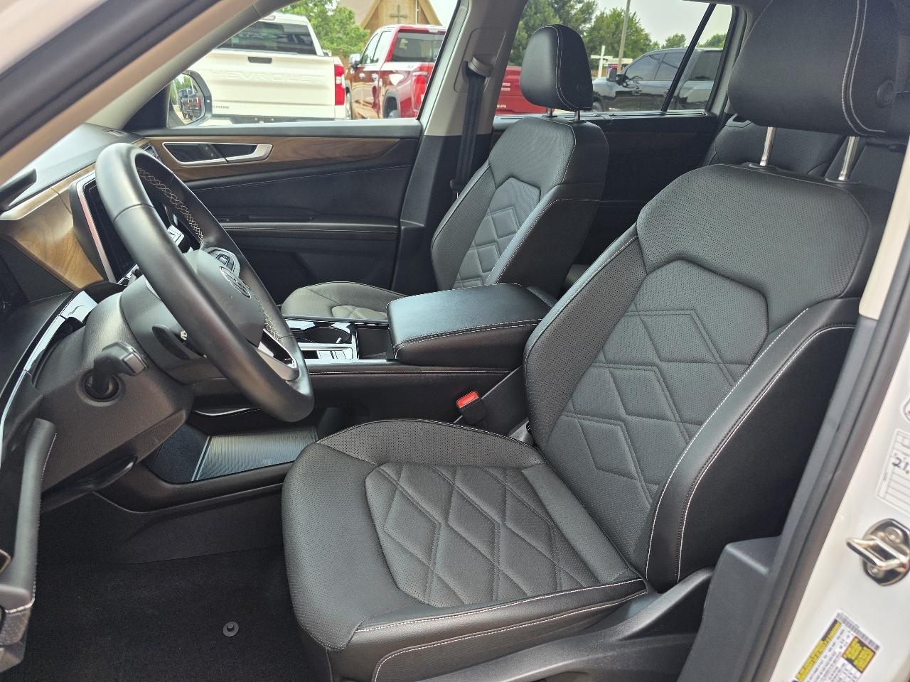 Volkswagen Atlas 2.0T SE w/Technology FWD 2025