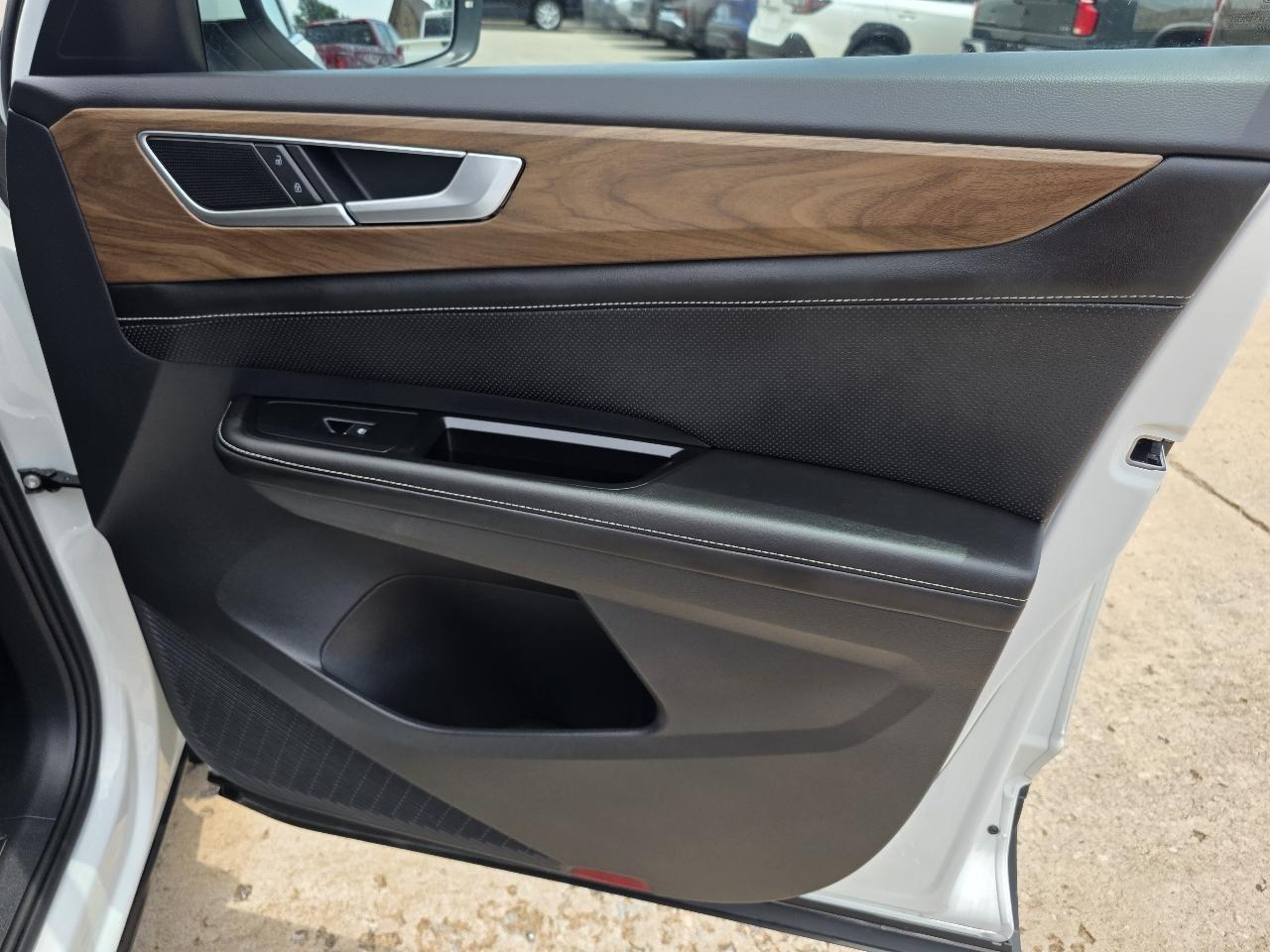 Volkswagen Atlas 2.0T SE w/Technology FWD 2025