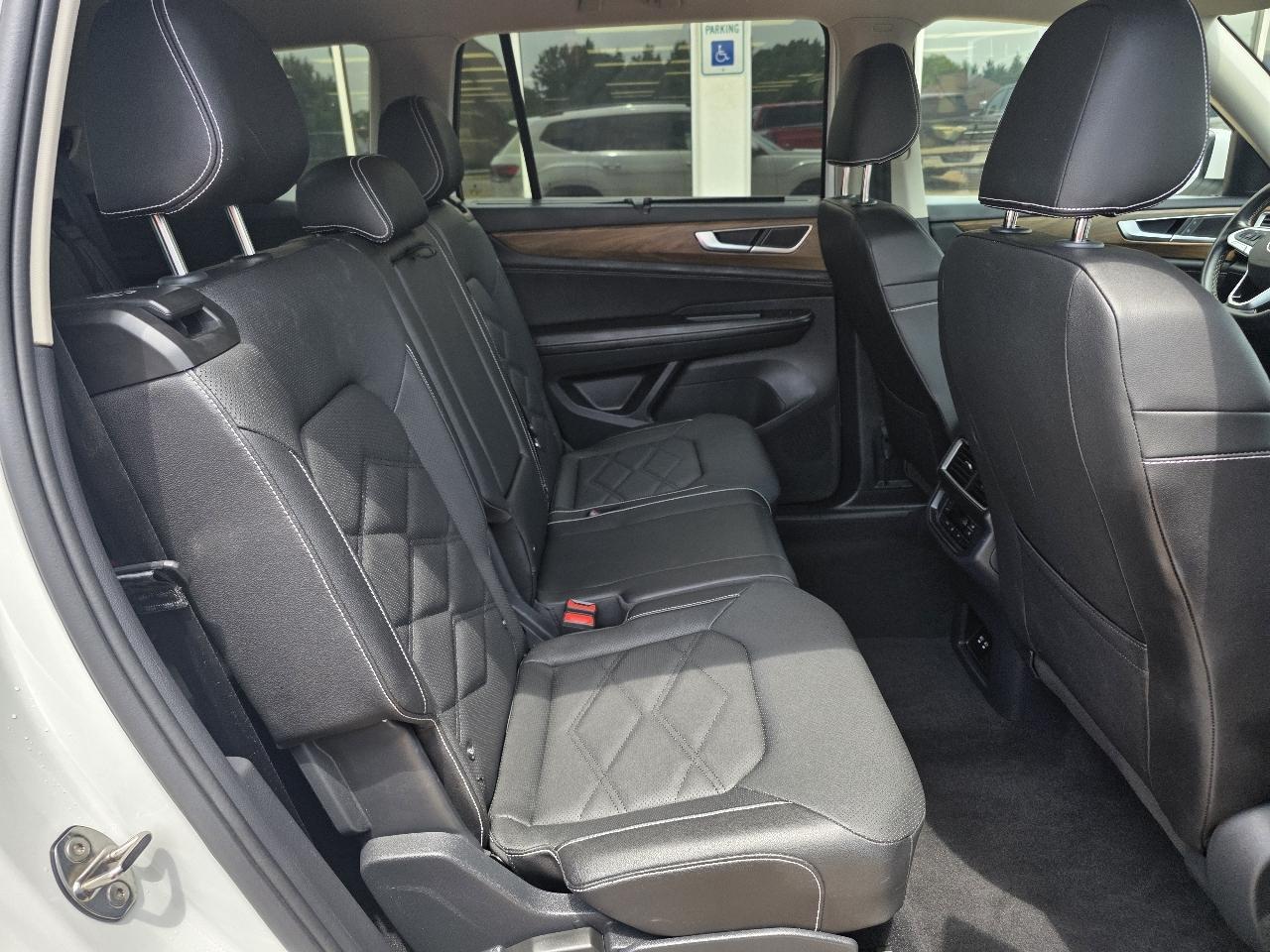 Volkswagen Atlas 2.0T SE w/Technology FWD 2025