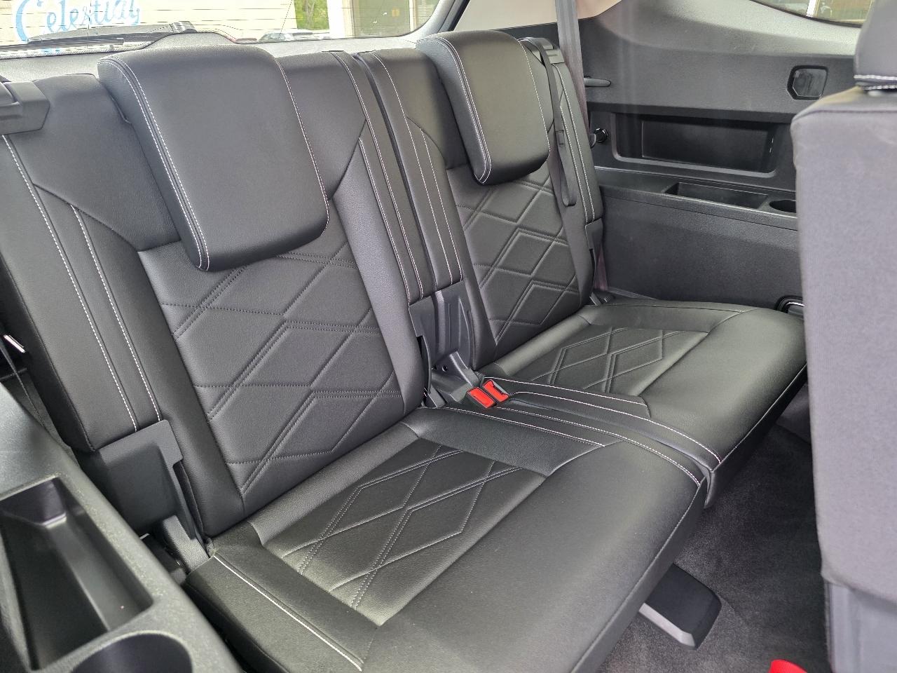 Volkswagen Atlas 2.0T SE w/Technology FWD 2025