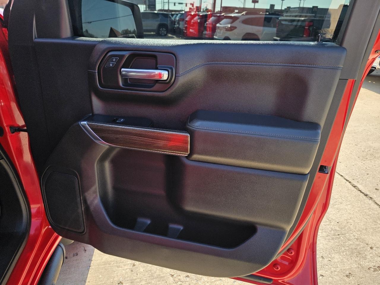 Chevrolet Silverado 1500 LTD 4WD Crew Cab 147" LT Trail Boss 2022