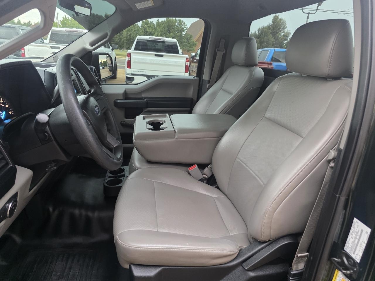 Ford F-150 2WD Reg Cab 141" XLT 2016
