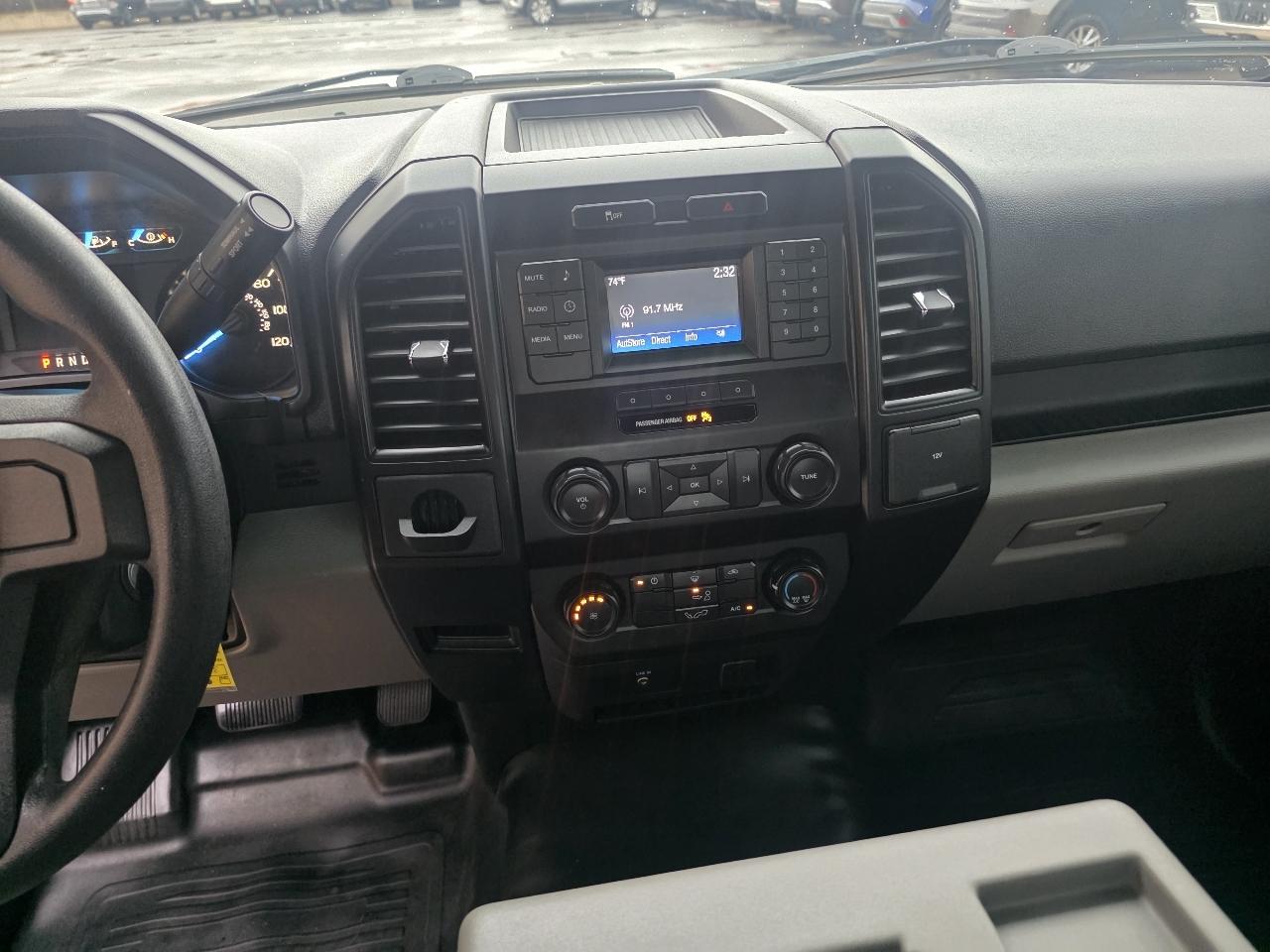 Ford F-150 2WD Reg Cab 141" XLT 2016
