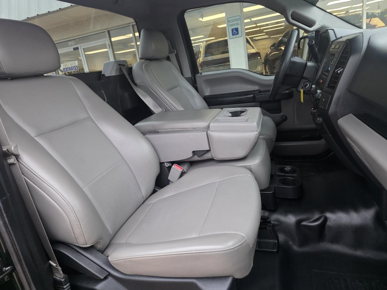 Ford F-150 2WD Reg Cab 141" XLT 2016