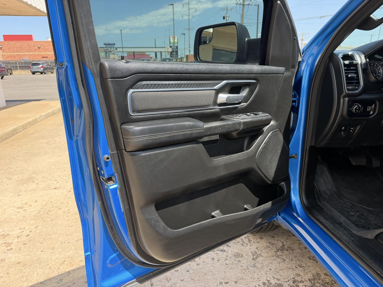 RAM 1500 Big Horn 4x4 Quad Cab 6'4" Box 2025