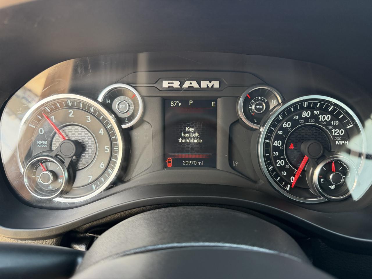 RAM 1500 Big Horn 4x4 Quad Cab 6'4" Box 2025