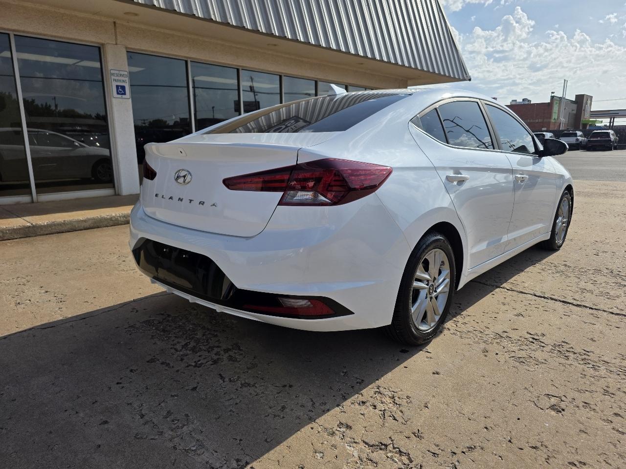 Hyundai Elantra Value Edition IVT 2020